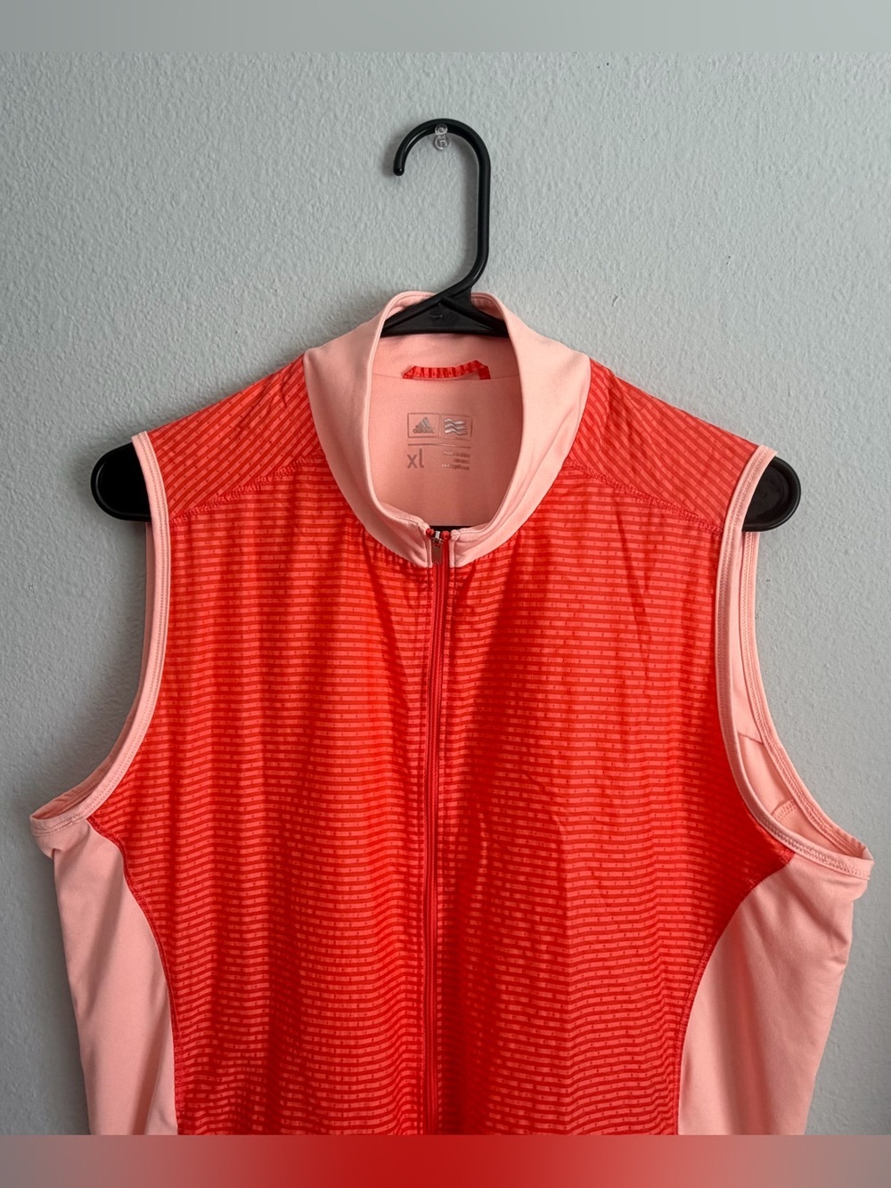 Adidas Technical Wind Women's Athletic Golf Vest in Coral and Pink- Size XL - Picture 3 of 11